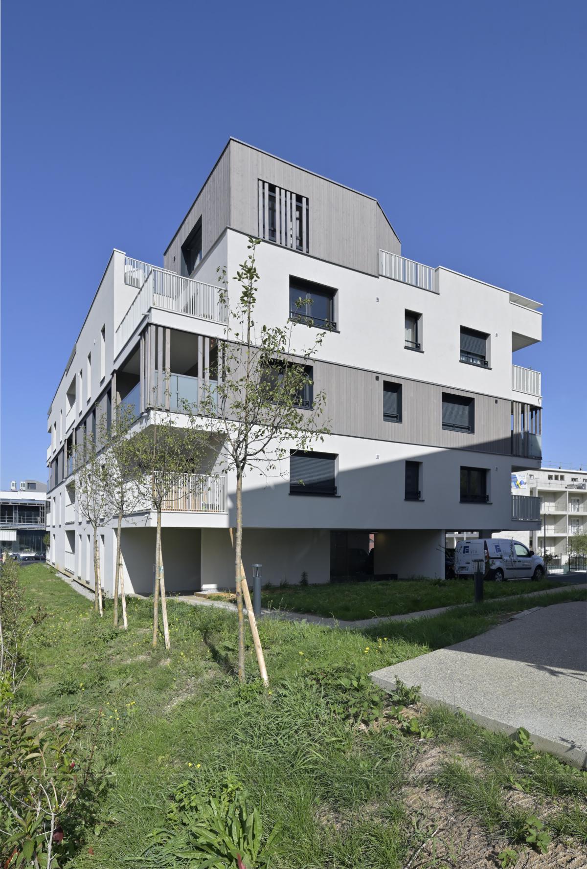 B-Cafieri-Collonges-sous-Saleve-DeJong-Architectes-DSC2913-b.jpg