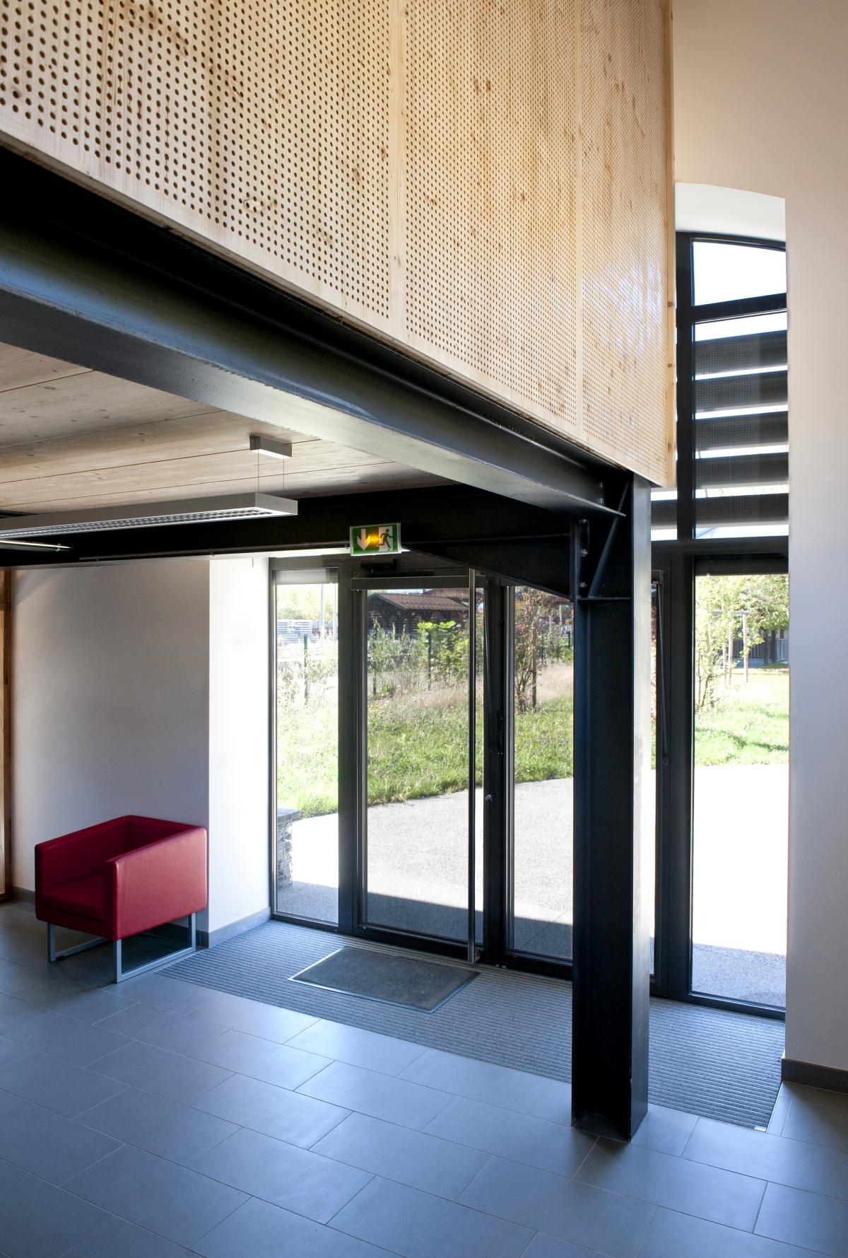 Beatrice-Cafieri-De-Jong-Architecture-Gare-de-st-Pierre-d-Albigny-6518-bb.jpg