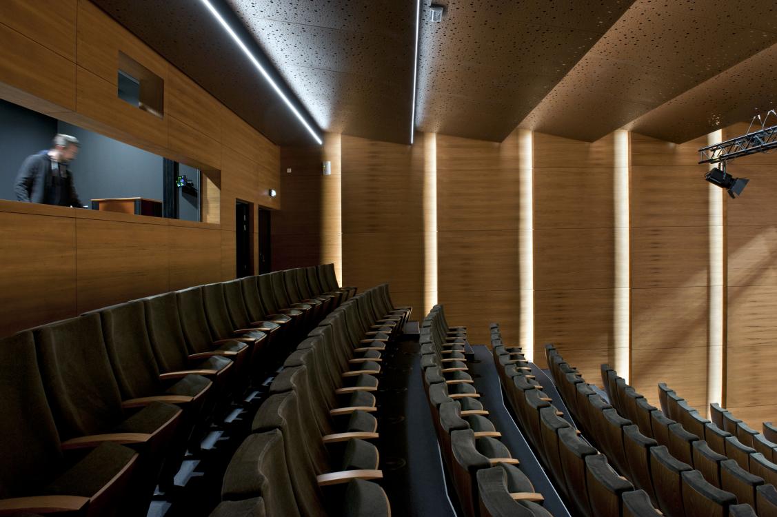 Beatrice-Cafieri-DeJong-Architecture-Mairie-de-Chavanod-DSC3455-HD.jpg